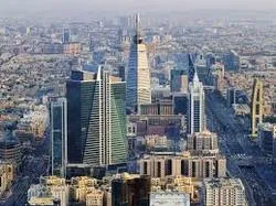 سعودی عرب نےکورونا کیسز بڑھنے پر سفری پابندیاں اٹھانے کی تاریخ بڑھادی