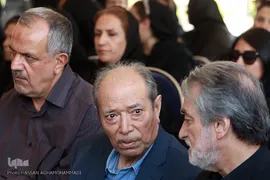مراسم تشییع جنازه عزت الله انتظامی