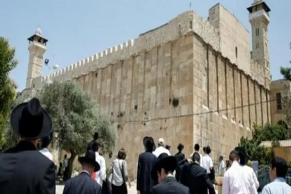 مستوطنون يواصلون اعتداءاتهم بحق المقدسات الإسلامية في الضفة والقدس