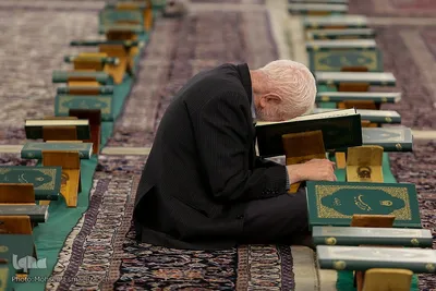  جزء خوانی قرآن کریم در حرم امام رضا(ع)
