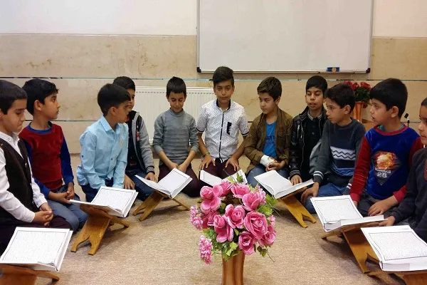 نگاهی به 3 دهه فعالیت دارالقرآن الکریم کمشچه شهرِ نان ایران