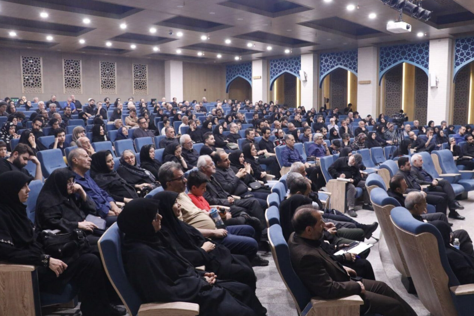 ما با کدام حسین(ع) زندگی می‌کنیم