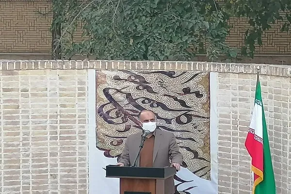 خوشنویسی می‌تواند به توسعه ادبیات کمک کند