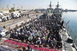 محفل انس با قرآن کاروان قرآنی انقلاب بر عرشه ناو شکن سهند نیروی دریایی ارتش