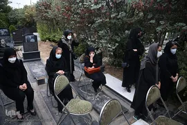 مراسم چهلمین روز درگذشت «مهشاد کریمی» خبرنگار فقید ایسنا در قطعه نام آوران بهشت زهرای تهران