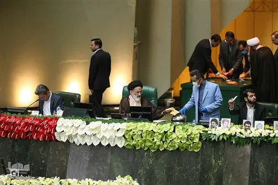 انتخاب هیئت رئیسه مجلس یازدهم برای سال اول