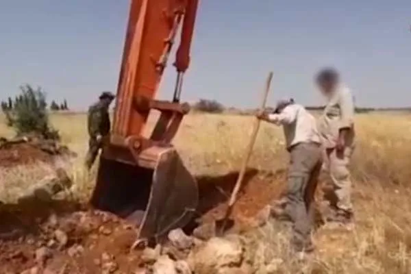 گرامیداشت شهدای شناسایی شده خان‌طومان در برنامه «یه روز تازه»