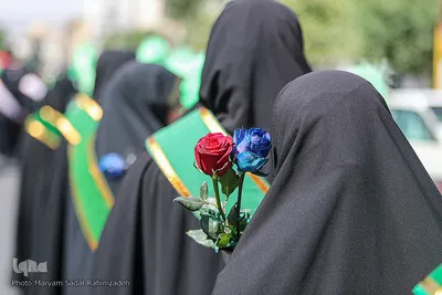 شادپیمایی دختران شیرازی در سالروز ولادت حضرت معصومه (س)