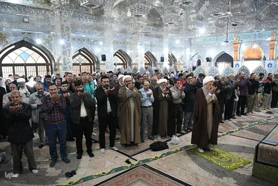 محفل انس با قرآن کریم در حرم سید علاءالدین حسین(ع)