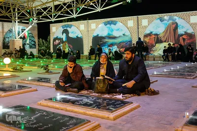 مراسم پرفیض شب ۱۹رمضان، در گلزار شهدای وادی رحمت