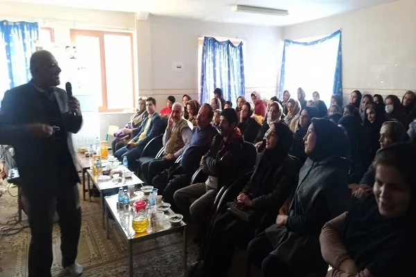 کارگاه آموزشی پیشگیری از آسیب‌های اجتماعی در سنندج برگزار شد