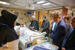 عیادت تولیت آستان حرم شاهچراغ(ع) از مجروحان حادثه تروریسی این حرم مطهر