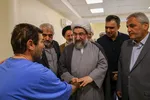 عیادت نماینده ولی‌فقیه در آذربایجان‌شرقی از جانبازان بیمارستان فجر تبریز