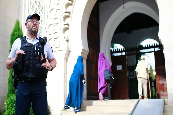 Ataque Islamofóbico Visando Mesquita Francesa é Condenado