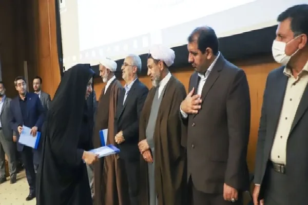 همایش تجلیل از دست‌اندرکاران ستاد دهه فجر در کرمان برگزار شد