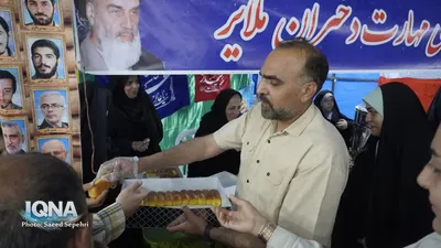 خدمت‌رسانی موکب بسیج دانشجویی ملایر به مردم