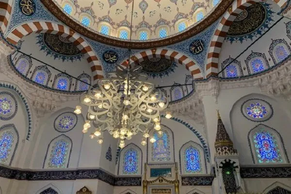 Japonya’da Osmanlı mimarisi tarzındaki en büyük camii