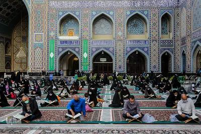 جزءخوانی قرآن کریم در حرم مطهر امام رضا(ع)
