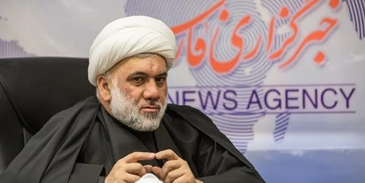 سخنان حضرت زهرا را روی تابلو می‌نویسند، اما عامل نیستند/ جلوی پای فرزندت برخیز!