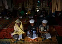 Les activités coraniques des enfants Royingyas dans les camps de réfugiés du Bengladesh