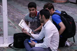 کتابت قرآن کریم در دانشگاه علوم پزشکی ایران 