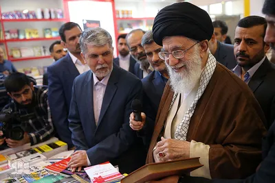 بازدید رهبر انقلاب از سی و‌‌ یکمین نمایشگاه بین‌المللی کتاب تهران
