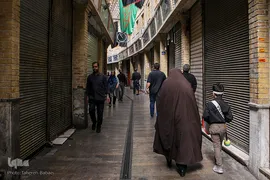 آیین سنتی نخل گردانی و عزاداری ظهر عاشورا در تکیه بزرگ تجریش