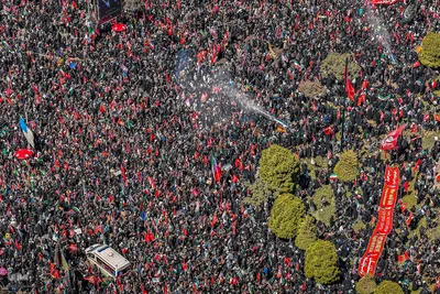 تشییع پیکر مطهر رهبر شهید در مشهد مقدس
