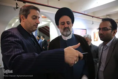 بازدید حجت الاسلام والمسلمین سید رمضان موسوی مقدم، قائم مقام رئیس سازمان صداوسیما از نمایشگاه آثار برگزیده جشنواره ملی و هنری «همام»