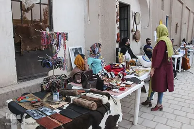 نمایشگاه صنایع دستی در باغ اکبریه بیرجند