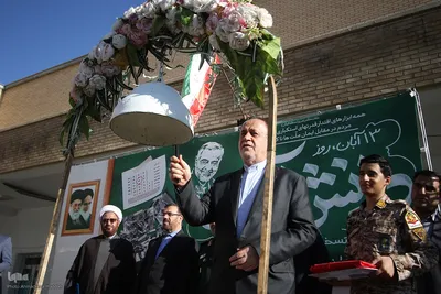 نواختن زنگ استکبارستیزی در شیراز‎