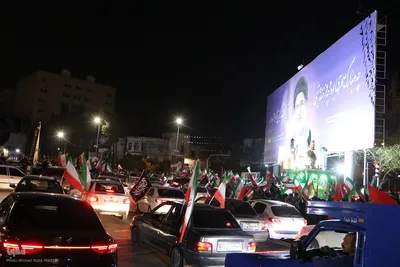 بیعت مردم شیراز در نخستین شب سال ۱۴۰۵ با رهبر معظم انقلاب