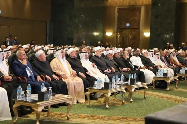 مؤتمر القاهرة يدعو لاستخدام وسائل التواصل في الدعوة