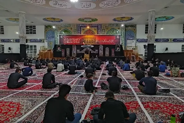 فیلم | مراسم سینه‌زنی در مصلای لردگان