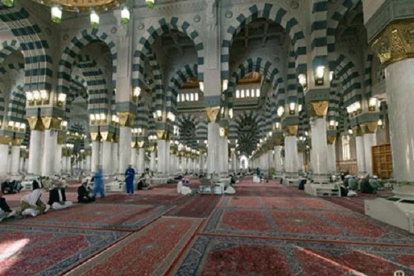 په مسجدالحرام او مسجد النبی کې دقرآني درس کړۍ او علمی څوکیو لیکې بیرته برابرې شوې