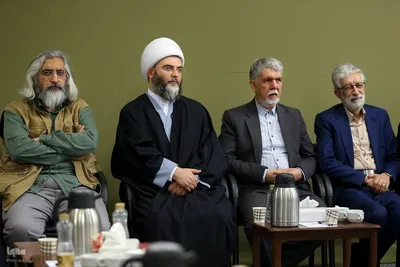 دیدار جمعی از شاعران و اهالی فرهنگ و ادب فارسی با ر هبر معظم انقلاب