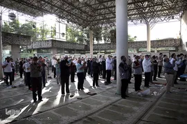 اقامه نماز عید سعید «فطر» به امامت حجت‌الاسلام والمسلمین مصطفی رستمی، رئیس نهاد نمایندگی مقام معظم رهبری در دانشگاه ها در مسجد دانشگاه تهران