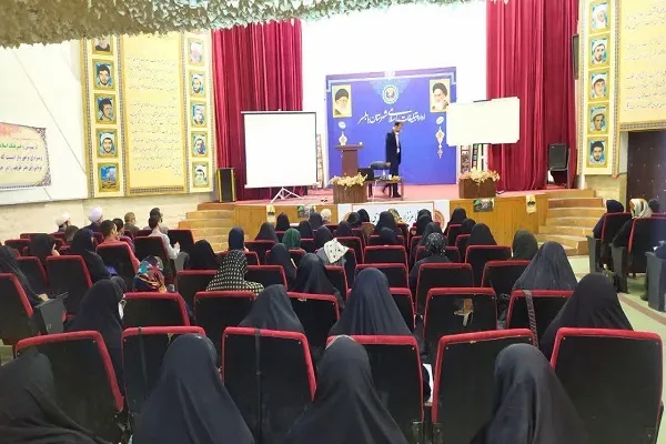 کارگاه مهارت زندگی قرآنی با موضوع «آشنایی با روش برداشت از قرآن کریم» بابلسر