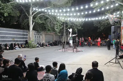 مراسم تعزیه خوانی ویژه ایام اربعین با حضور اقشار مختلف مردم در ملایر برگزار شد