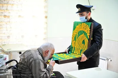 دیدار خدام رضوی با جانبازان و آتش‌نشان مجروح متروپل