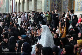 حرم مطهر رضوی در شب میلاد حضرت رضا(ع)