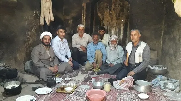 امام جمعه‌ای که کشاورز است