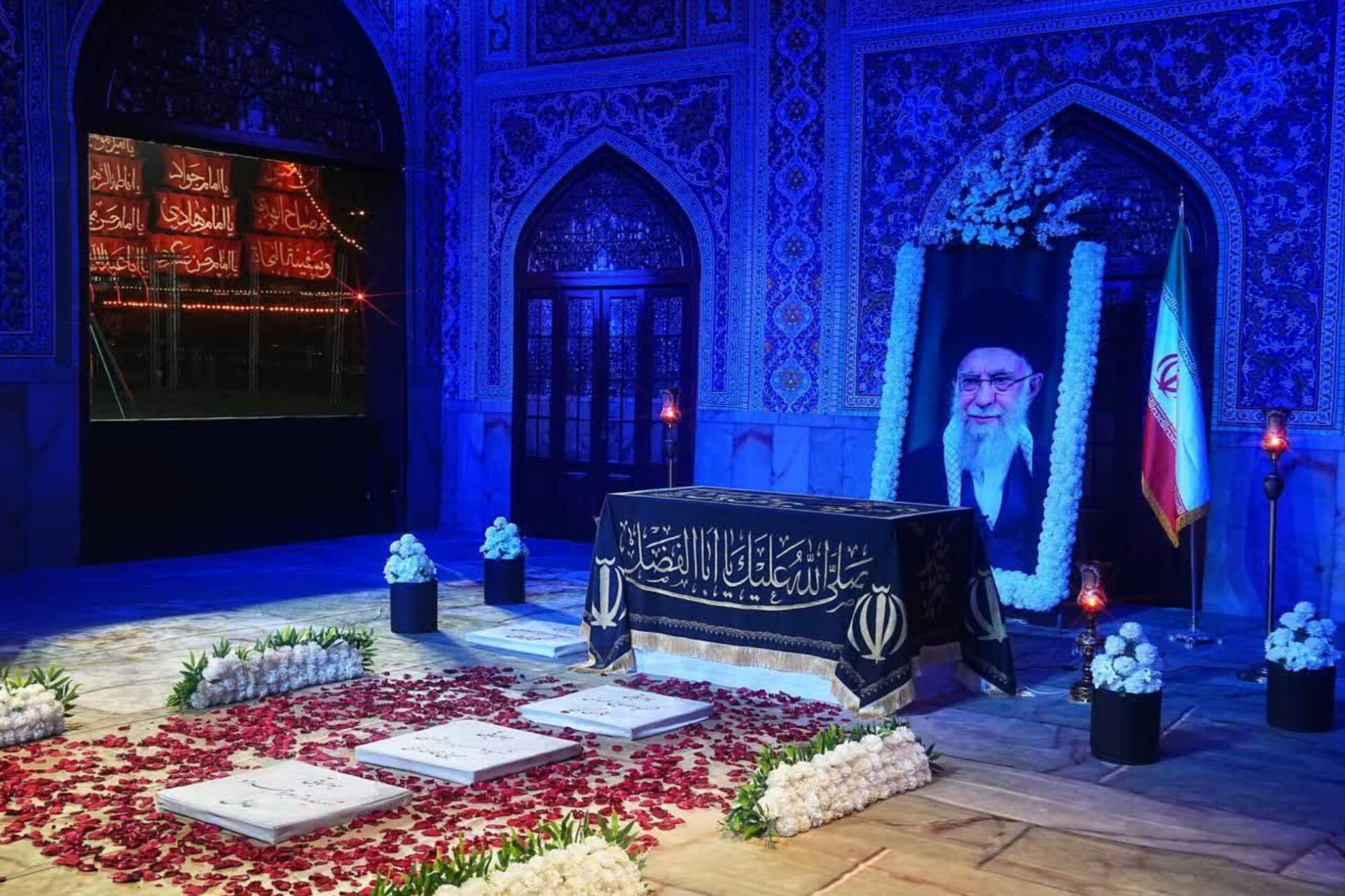 رونمایی از نماد مزار مطهر رهبر شهید انقلاب در میدان آزادی