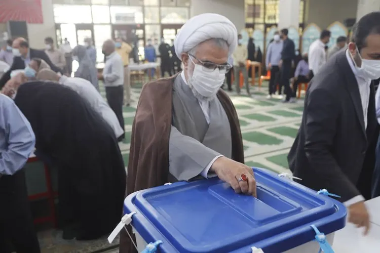 حضور اول وقت در انتخابات مصداق «فَاسْتَبِقُواْ الْخَيْرَات» است