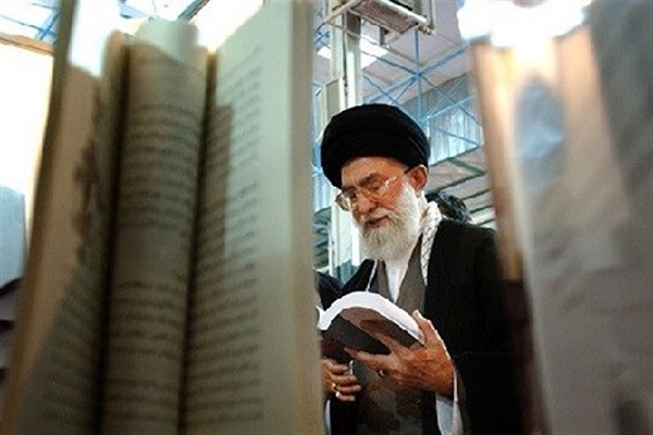 هنوز آماده نیست////// «شعر؛ کتاب ؛ سیاستگذاری»؛ اهتمام سه‌گانه «رهبر شهید» به زبان فارسی +صوت