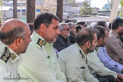 غبارروبی مزار شهدای خراسان جنوبی توسط خبرنگاران