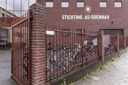 Anti-Islam Pegida Places Insulting Banner at Mosque in The Hague