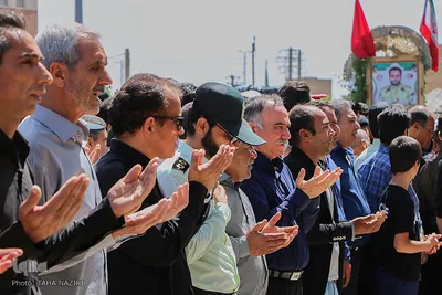 تشییع پیکر شهید علی‌اکبر معصومی‌نژاد در اراک/عکاس:طاها نظیری