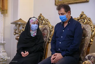 دیدار علیرضا زالی و پرویز فتاح با خانواده دو شهید مدافع سلامت‎