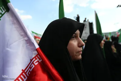 تشییع پیکر دریابان شهید «علیرضا تنگسیری» در میدان انقلاب